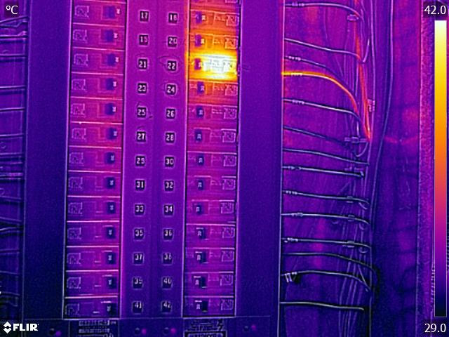 Electrical panel thermogram with MSX outlines and the original 29.0°C to 42.0°C scale.
